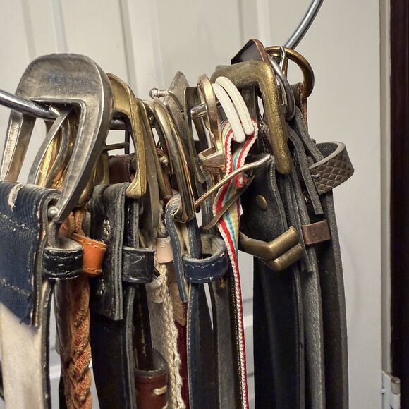 18 Vintage Women\'s Belts From the 80s and 90s Most Size 12 Good Used Condition main image 13